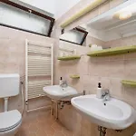 6rooms Balaton-heviz * ヘーヴィーズ