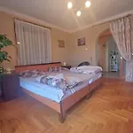 6rooms Balaton-heviz * ヘーヴィーズ
