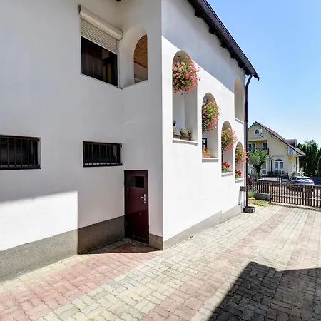 6rooms Balaton-heviz Апартаменты