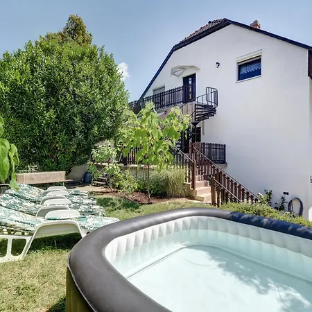 6rooms Balaton-heviz Апартаменты *