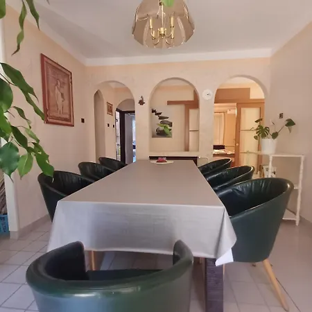 6rooms Balaton-heviz Apartament *